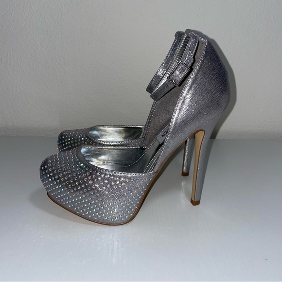 Steve Madden Naomeee Silver Metallic Rhinestone Jeweled Platform Stiletto Heels - Picture 1 of 9
